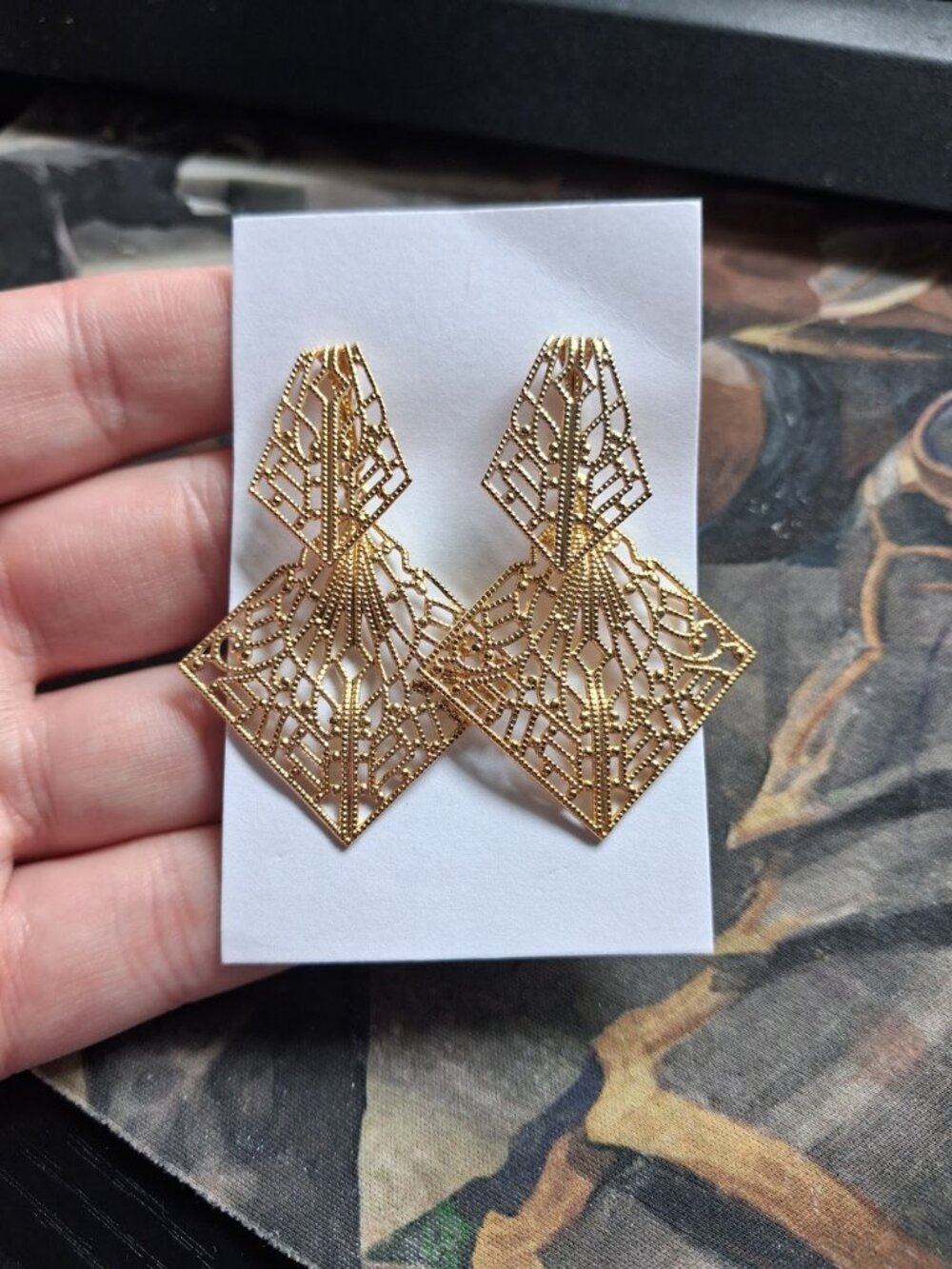 Dangle earrings